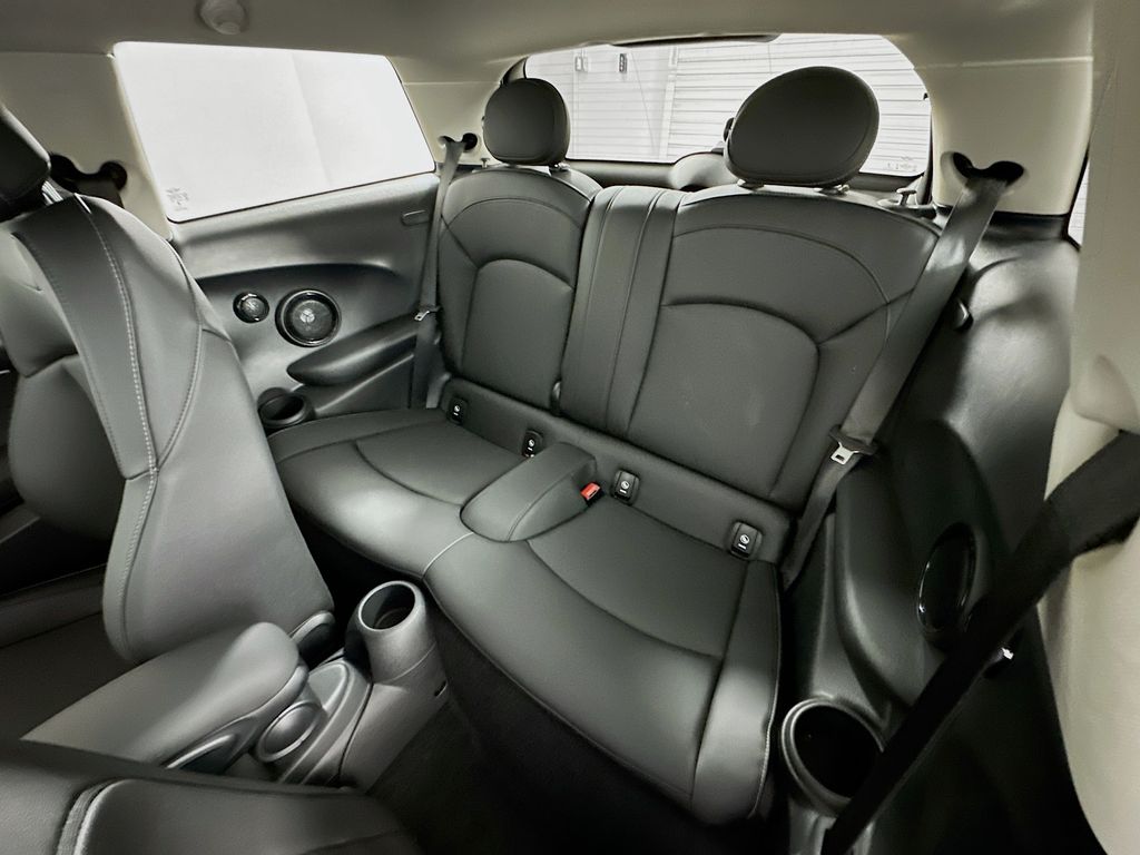 2024 Mini Cooper SE Signature photo 20