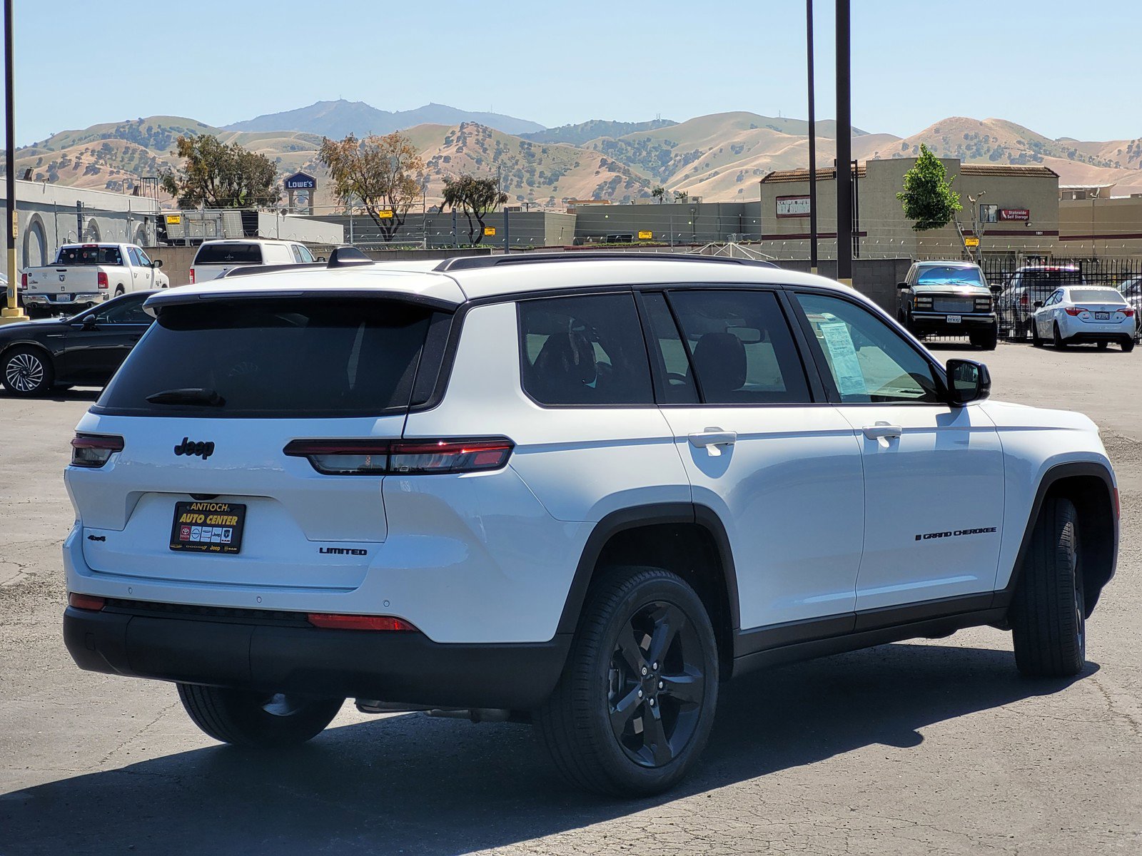 2024 Jeep Grand Cherokee Limited photo 3