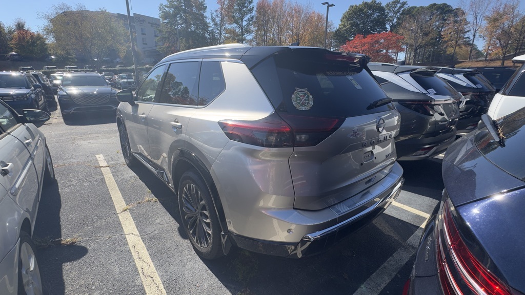 2025 Nissan Rogue Platinum photo 2