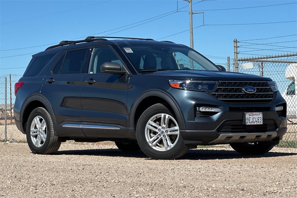 2022 Ford Explorer XLT photo 2