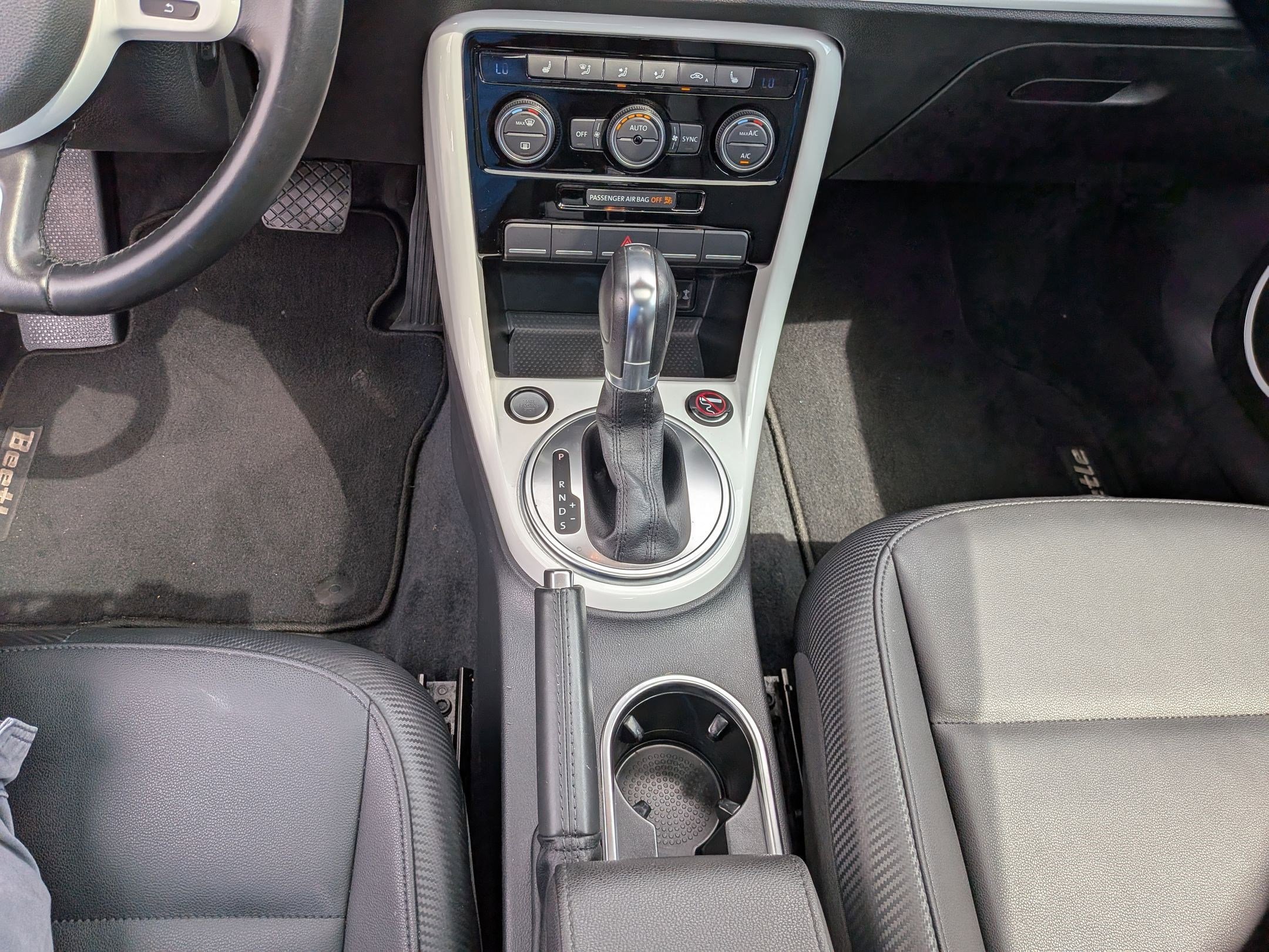 2019 Volkswagen Beetle SE photo 21