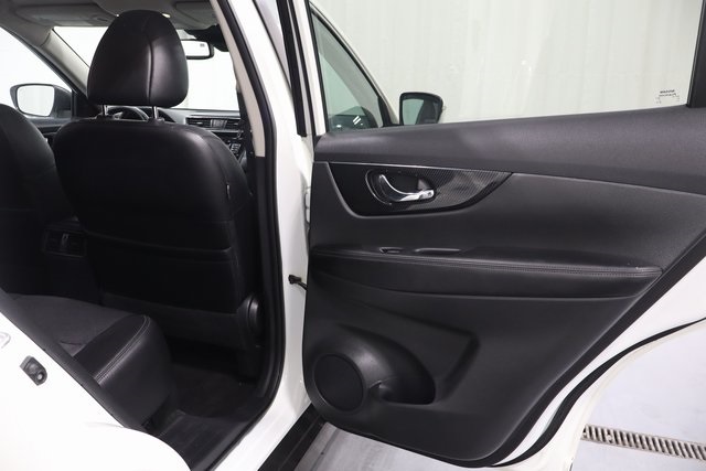 2017 Nissan Rogue SL photo 13