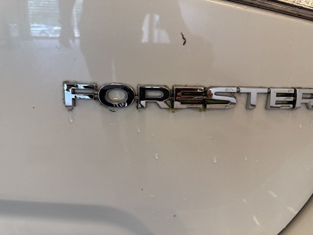 2022 Subaru Forester Base photo 9