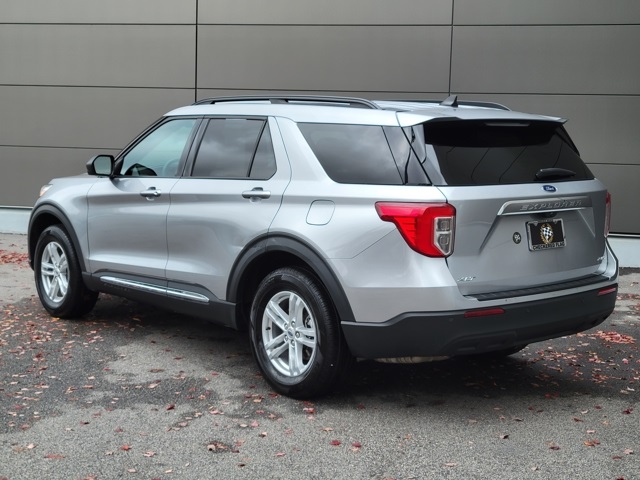 2023 Ford Explorer XLT photo 2