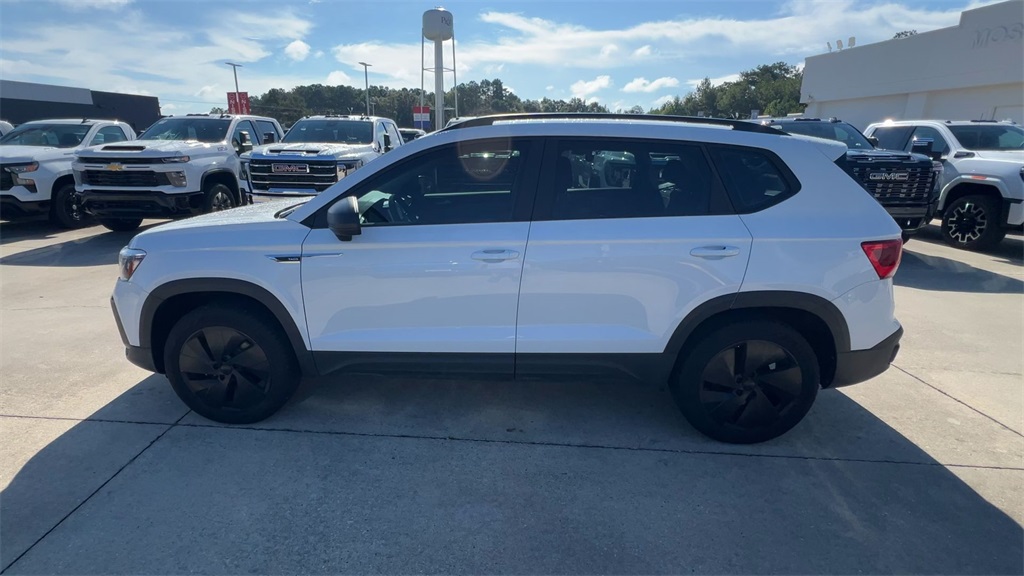 2024 Volkswagen Taos S photo 2