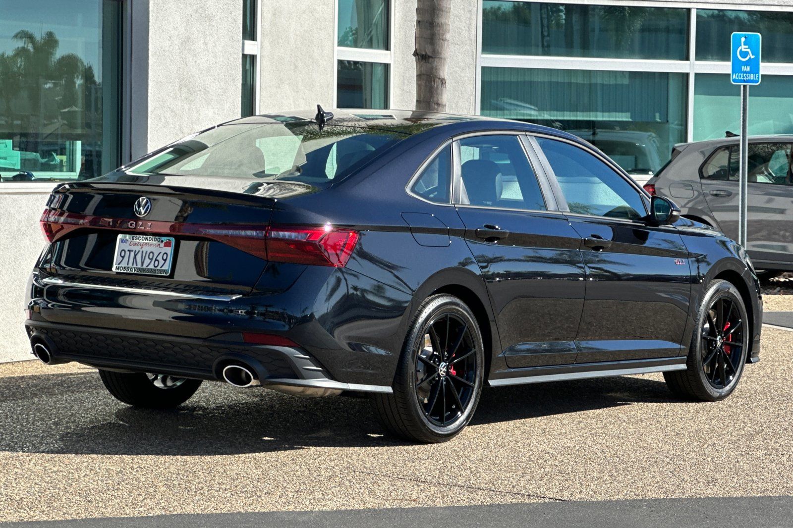 2025 Volkswagen Jetta GLI 2.0T Autobahn photo 4