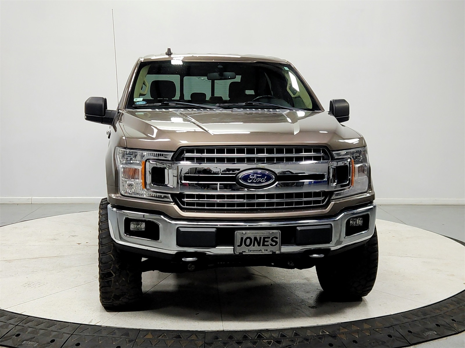 2019 Ford F-150 XLT photo 2