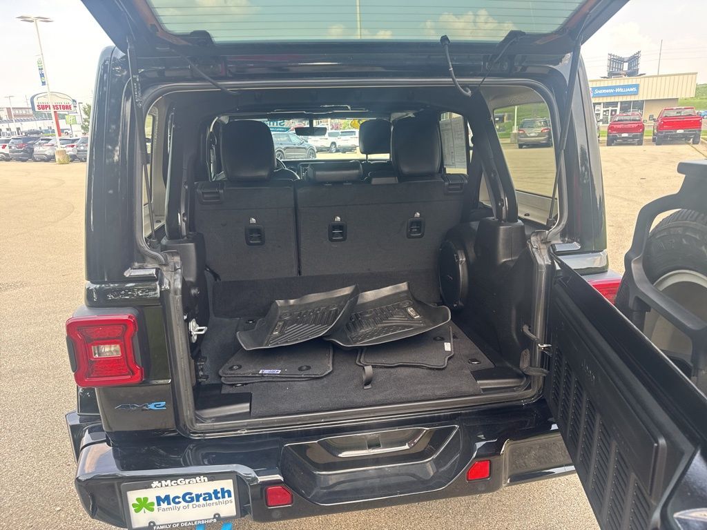 2022 Jeep Wrangler Unlimited Sahara High Altitude 4xe photo 16