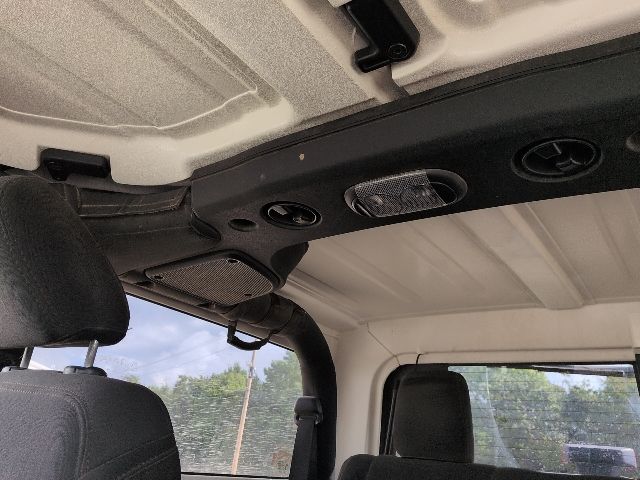 2018 Jeep Wrangler Willys Wheeler photo 9