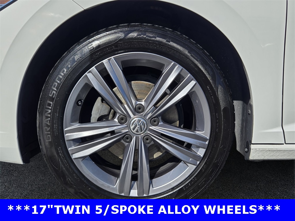 2020 Volkswagen Jetta R-Line photo 4