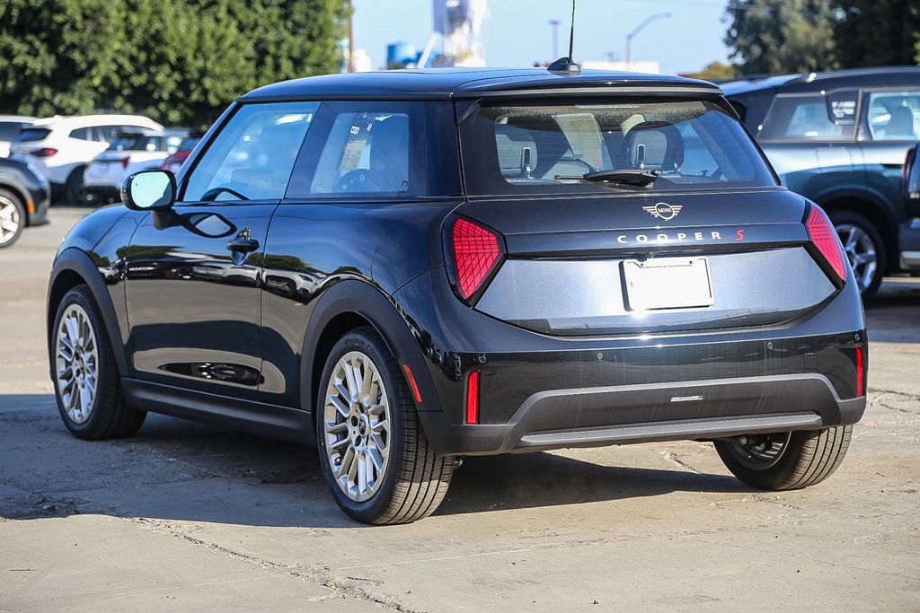 2025 Mini Cooper 2 Door Hardtop Signature photo 5