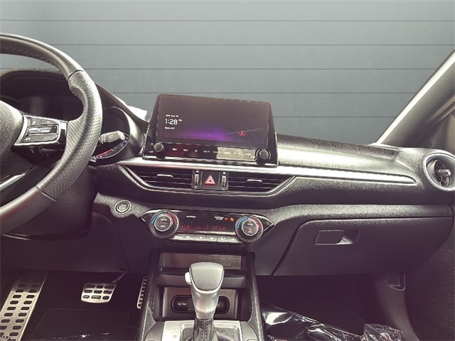 2023 Kia Forte GT-Line photo 18