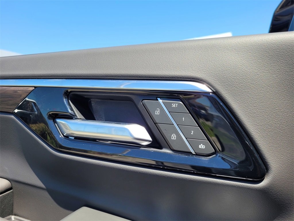 2025 Chevrolet Tahoe Premier photo 12