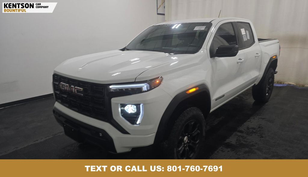 2023 GMC Canyon Elevation's photo