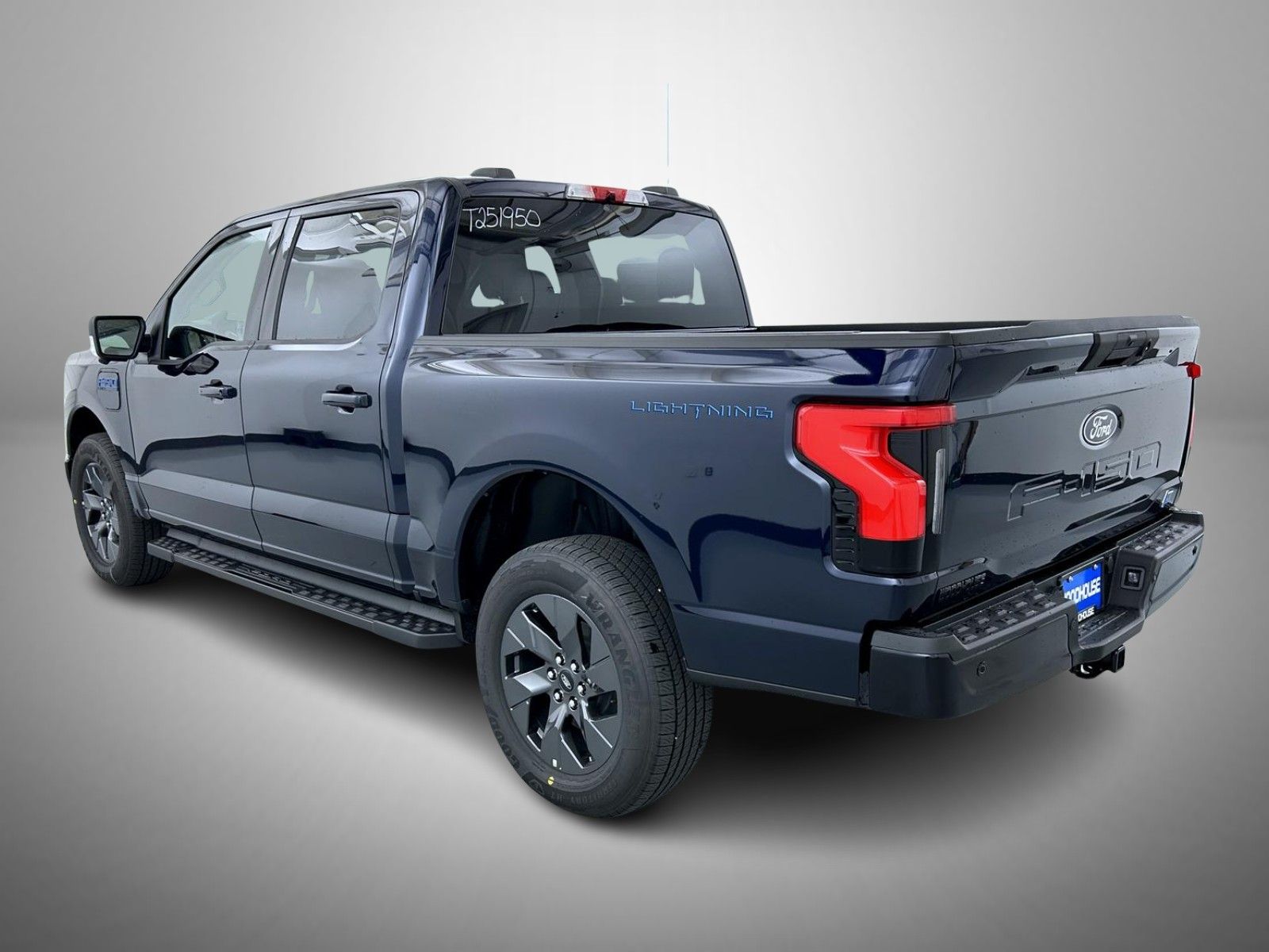 2025 Ford F-150 Lightning photo 6