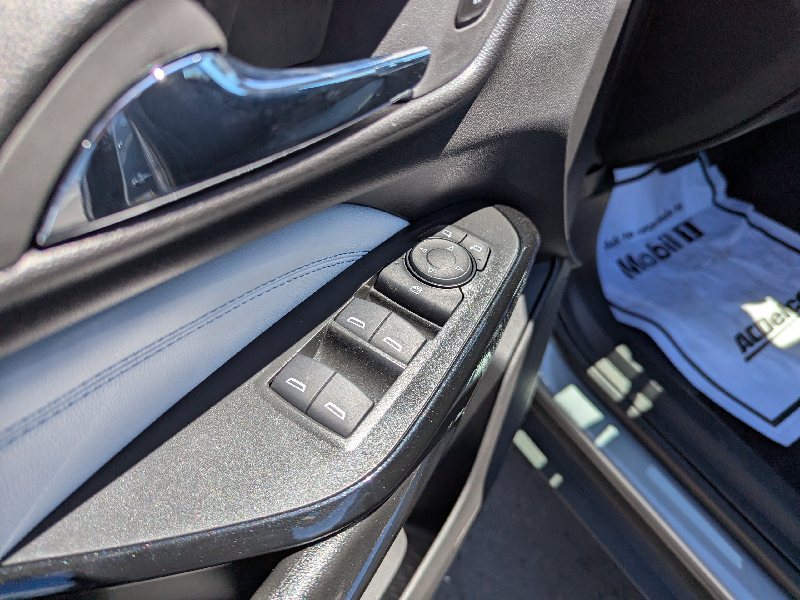 2025 Chevrolet Trax LT photo 9