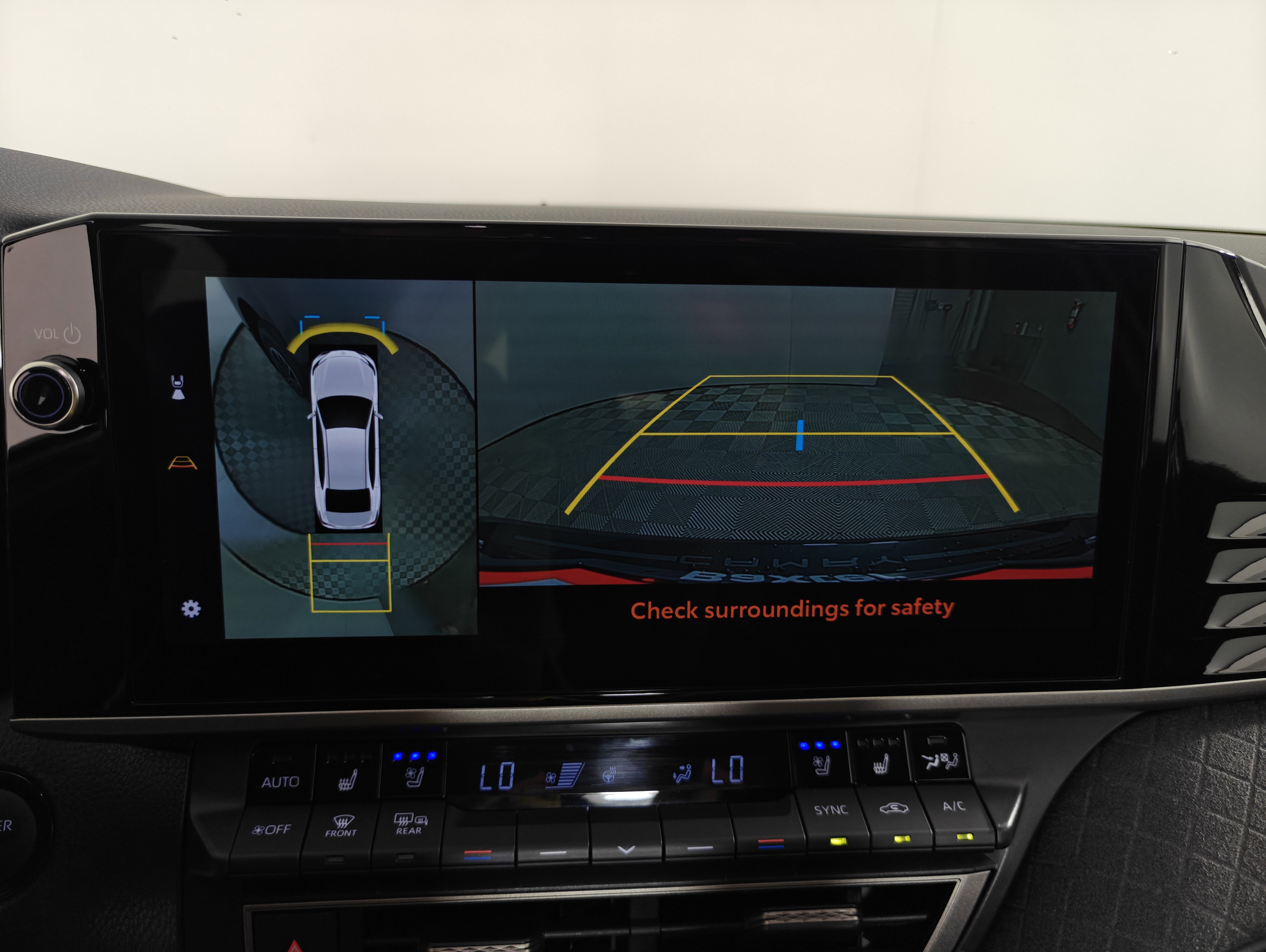 2025 Toyota Camry XLE photo 4