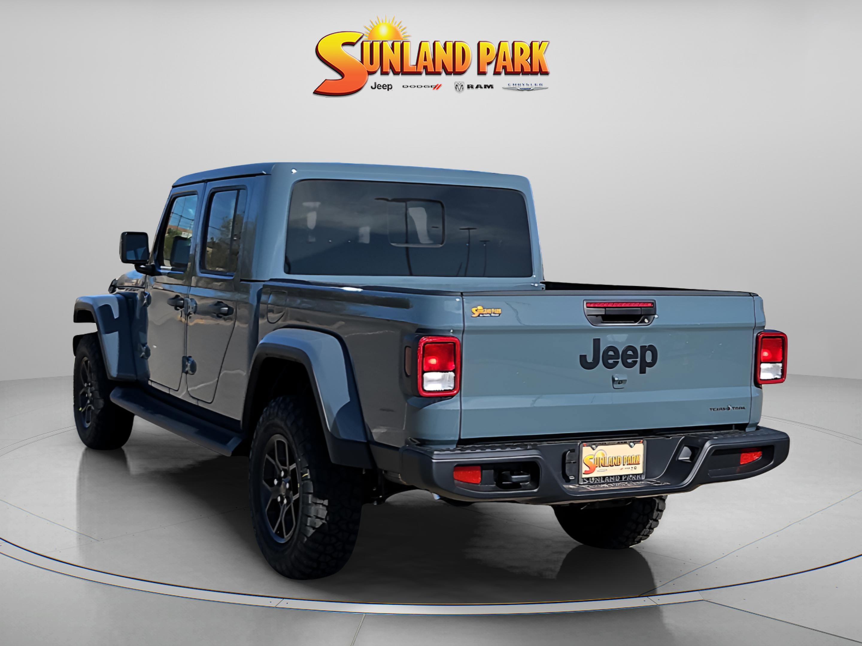 2026 Jeep Gladiator Texas Trail photo 3