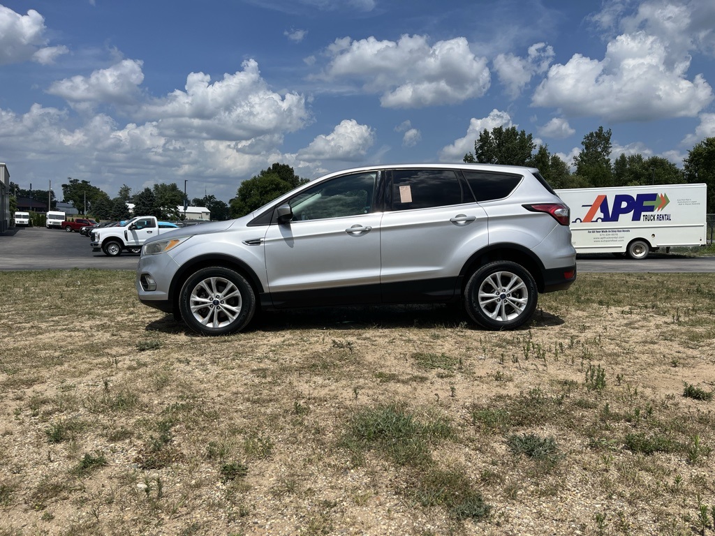 2017 Ford Escape SE photo 2