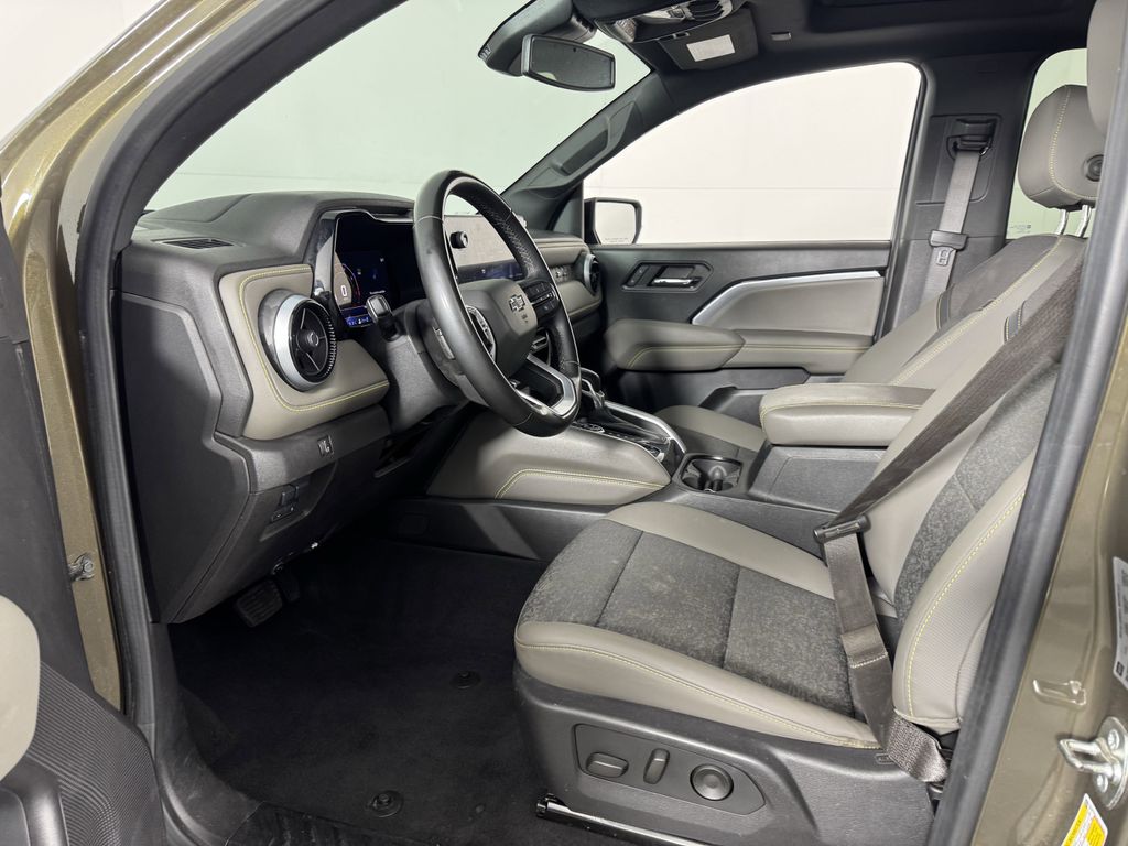 2024 Chevrolet Colorado ZR2 photo 2