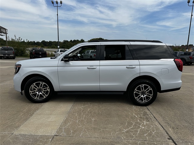 2025 Ford Expedition photo 5