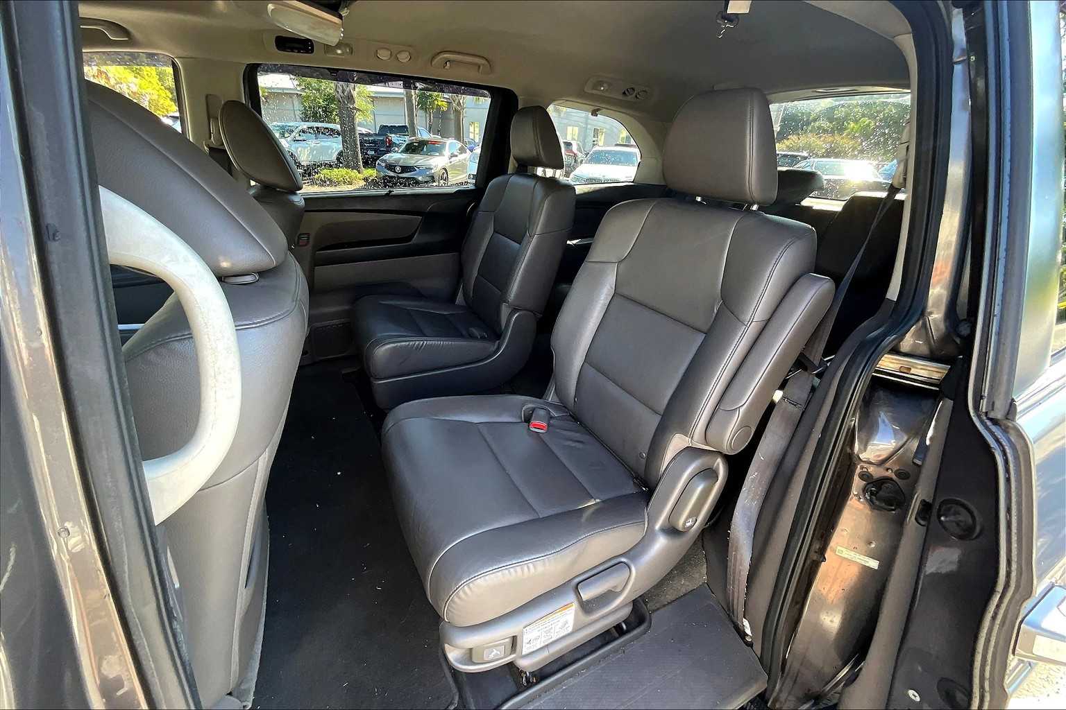 2016 Honda Odyssey EX-L photo 17