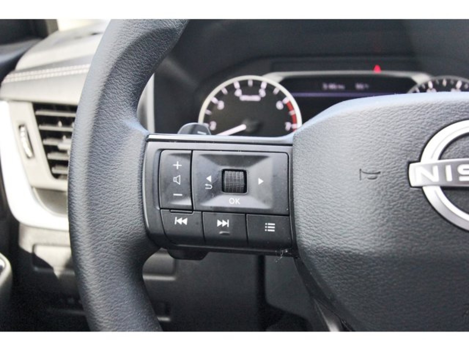 2025 Nissan Rogue S Silver at Robbins Nissan