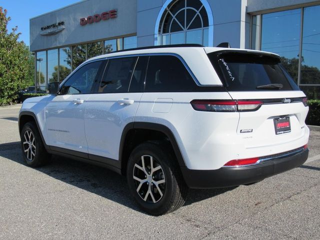 2025 Jeep Grand Cherokee Limited photo 3