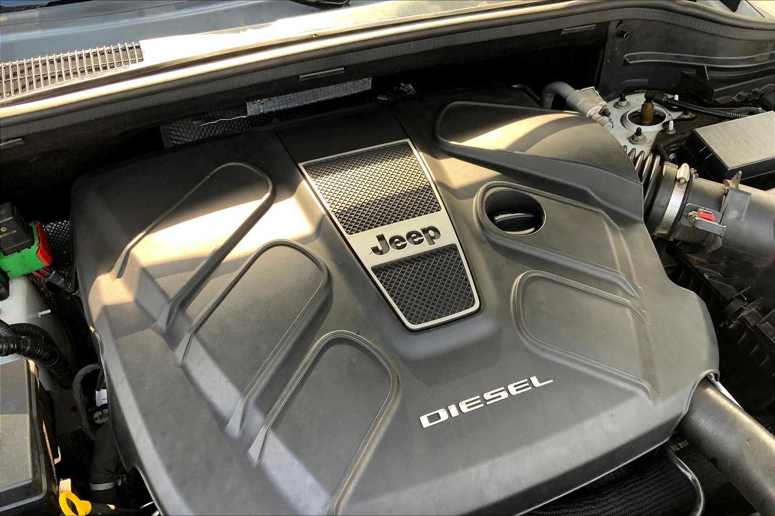 2015 Jeep Grand Cherokee Overland photo 25