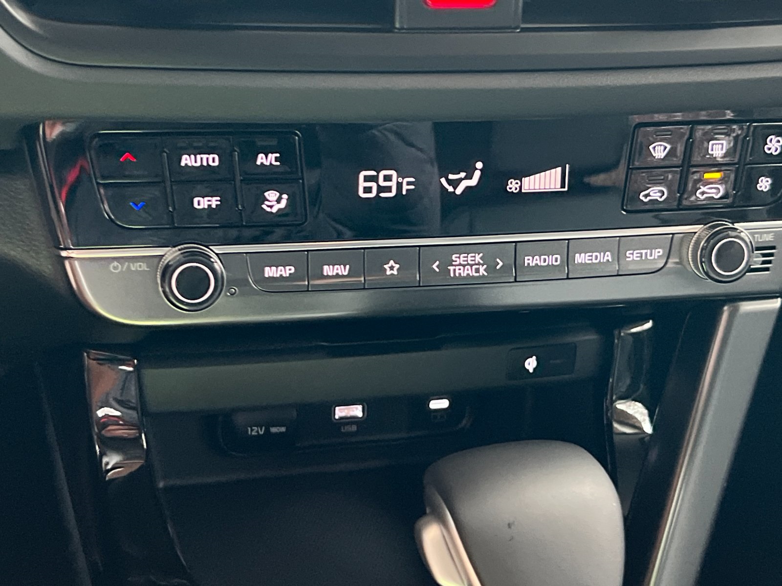2026 Kia Seltos EX photo 18