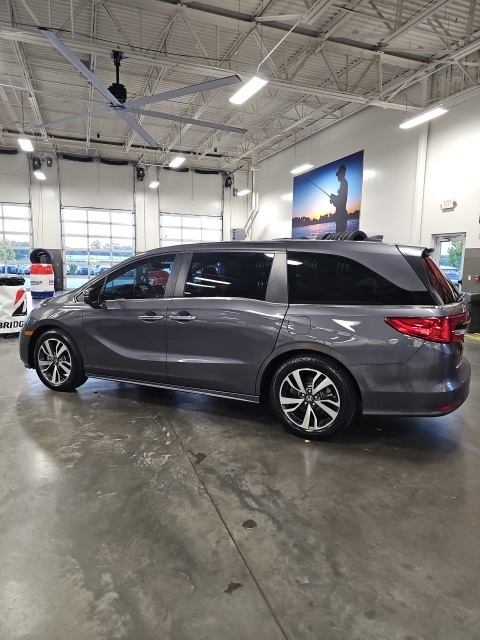 2022 Honda Odyssey Touring photo 4