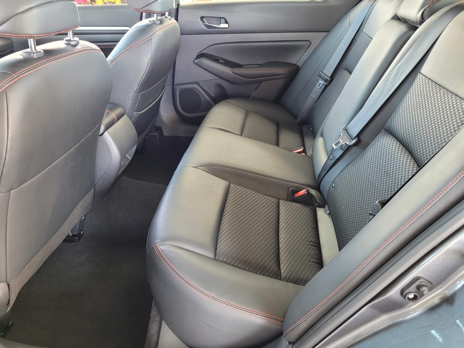 2023 Nissan Altima 2.5 SR photo 6