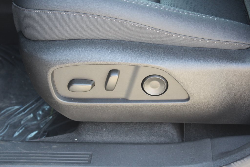 2026 Chevrolet Equinox LT photo 12