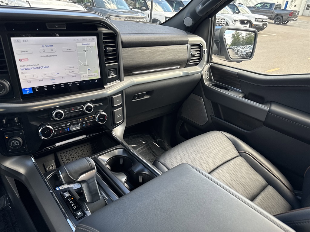 2025 Ford F-150 Lariat photo 26