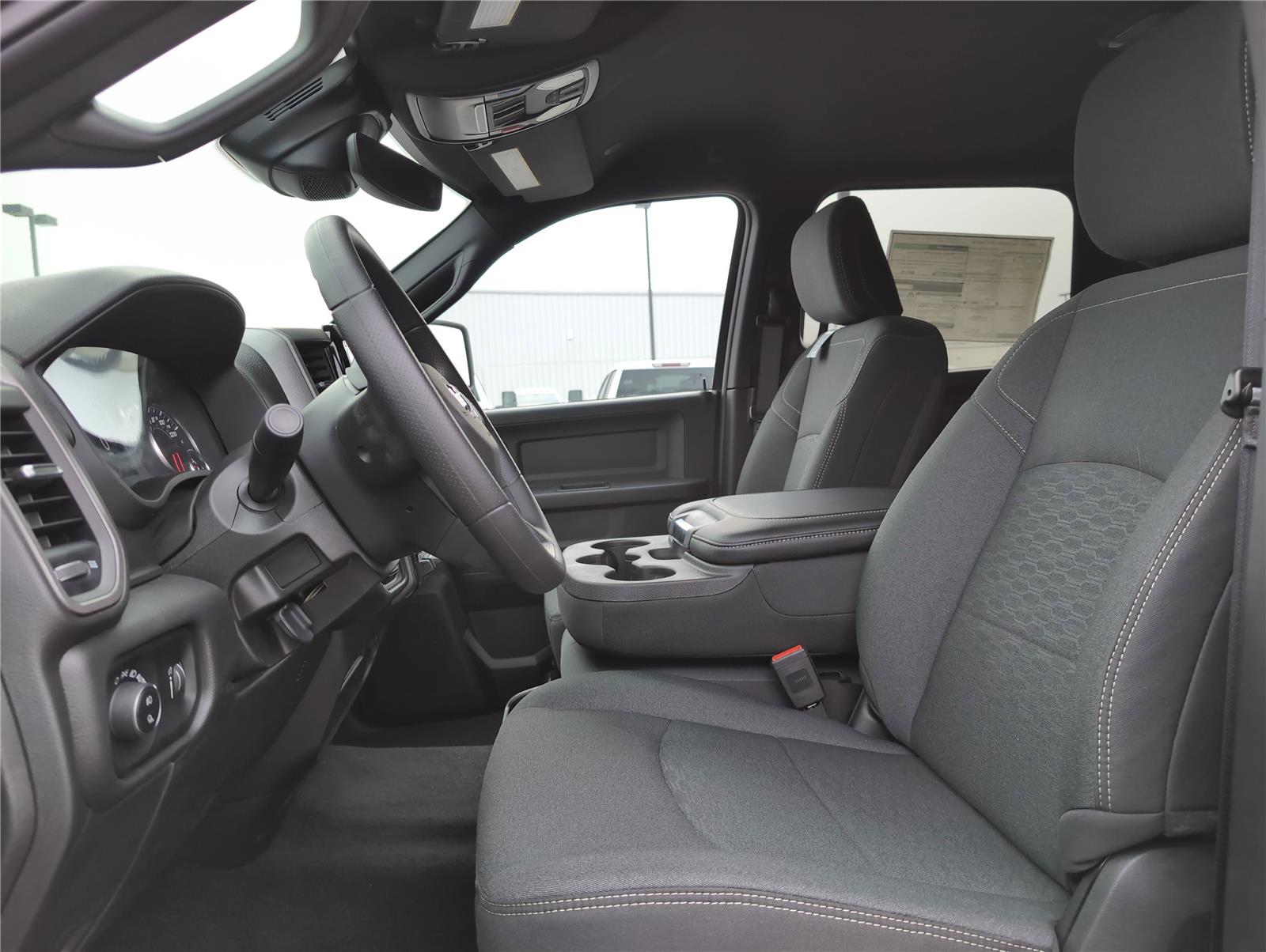 2025 Ram 2500 Tradesman photo 8