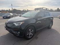2017 Toyota RAV4 XLE's photo