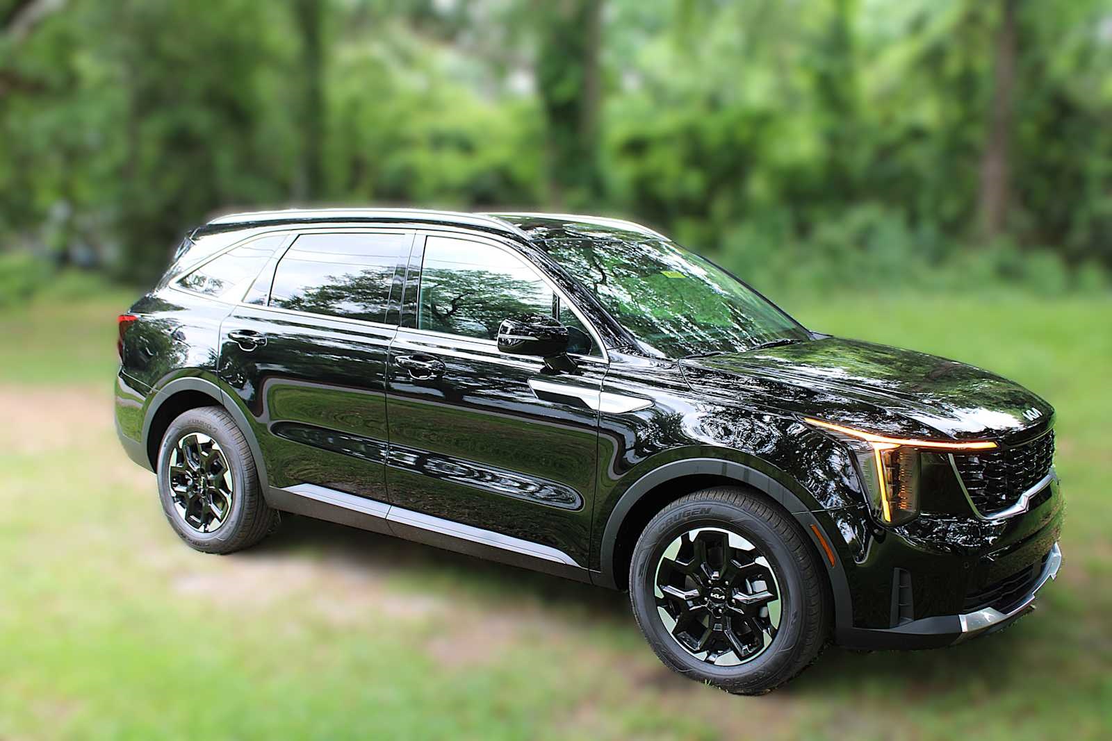 2025 Kia Sorento S photo 3