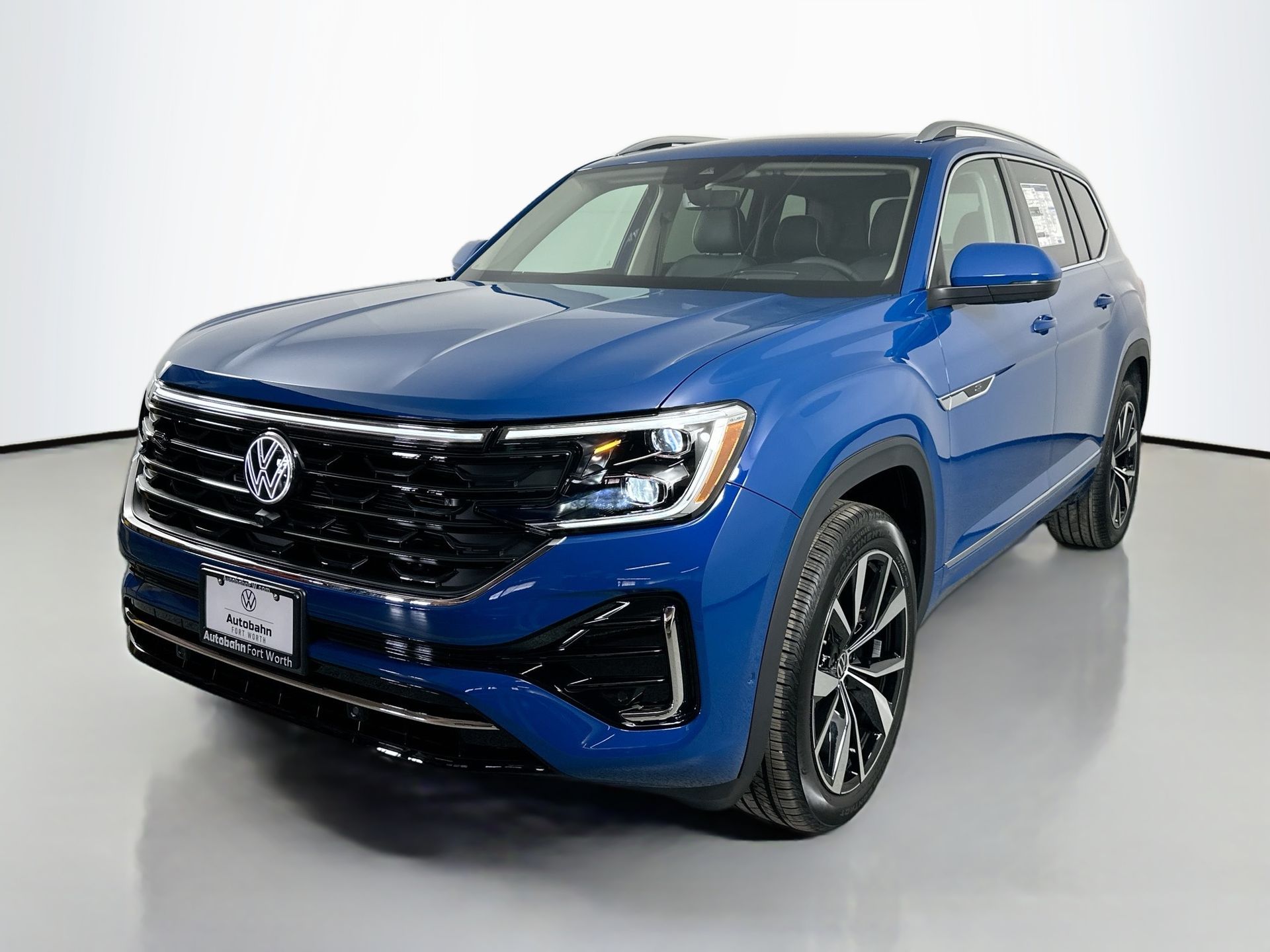 2025 Volkswagen Atlas SEL Premium R-Line photo 3