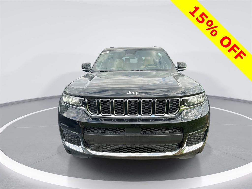 2025 Jeep Grand Cherokee Limited photo 3