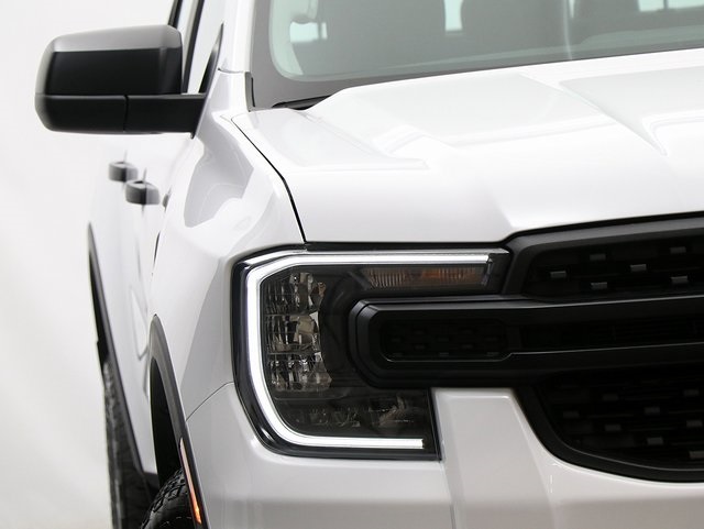 New 2025 Oxford White Ford XL image 4