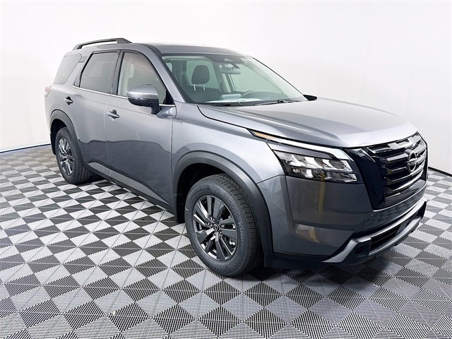 2025 Nissan Pathfinder SV's photo
