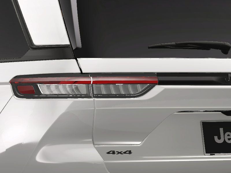 2025 Jeep Grand Cherokee Altitude photo 11