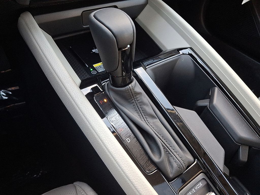2025 Honda Accord Hybrid EX-L photo 8
