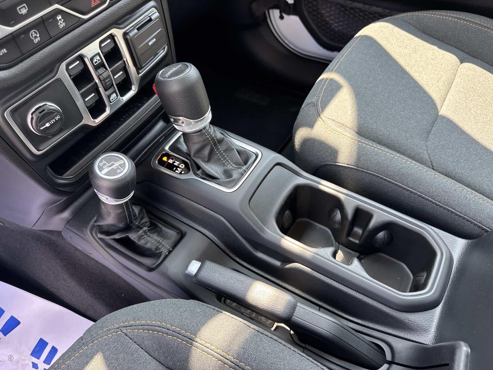 2025 Jeep Gladiator Sport photo 40
