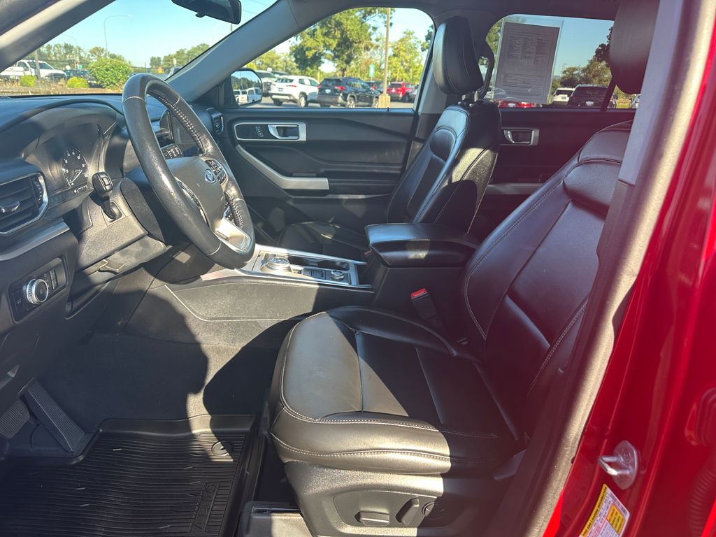 2022 Ford Explorer XLT photo 12