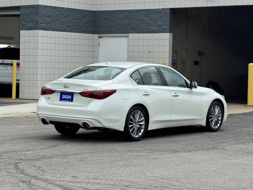 2024 Infiniti Q50 LUXE photo 4