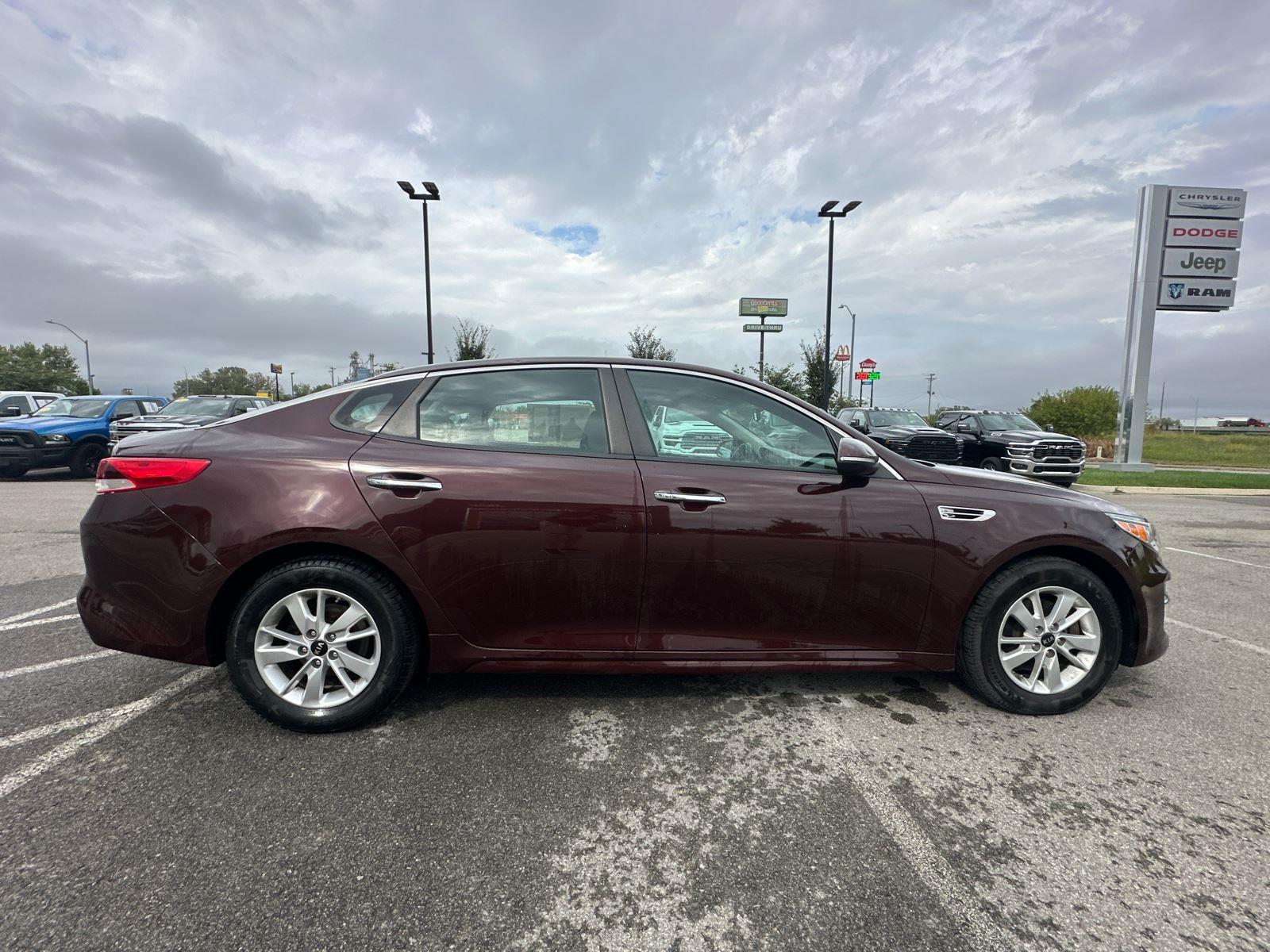 2017 Kia Optima LX photo 2