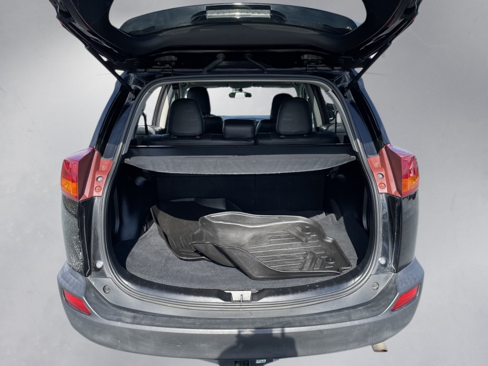 2013 Toyota RAV4 XLE photo 22
