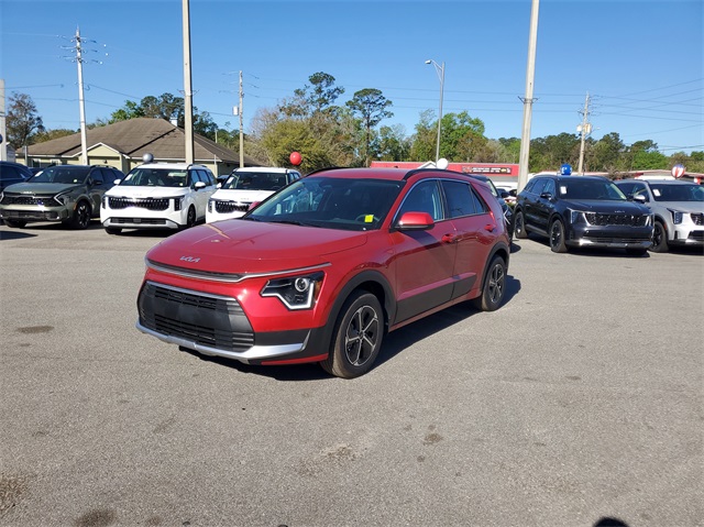 2025 Kia Niro LX photo 3