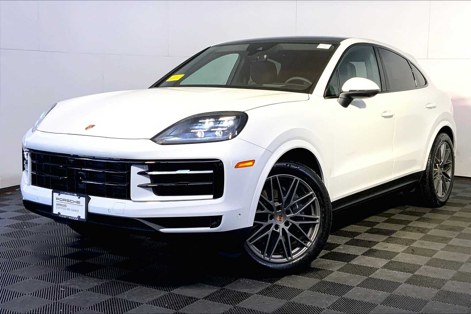 2025 Porsche Cayenne Coup Base's photo